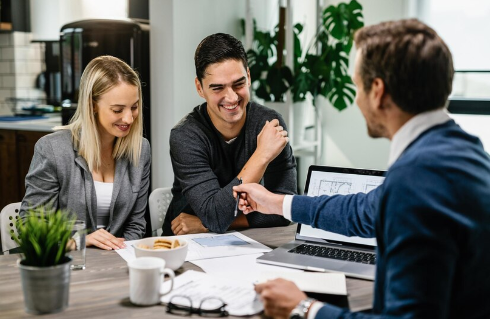 Top 4 Qualities to Look for When You are Hiring a Debt Collector for Your Business